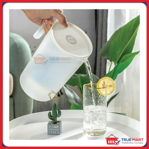 Plastic Pitcher With Lid Large Capacity Ergonomic Handle 